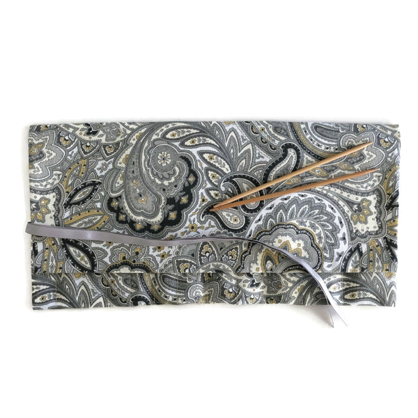 Double Point Needle Roll Up 12 Pockets Gray Paisley